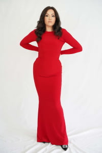 Ivana Juric Design dugacka crvena haljina otvorena ledja dugi rukav