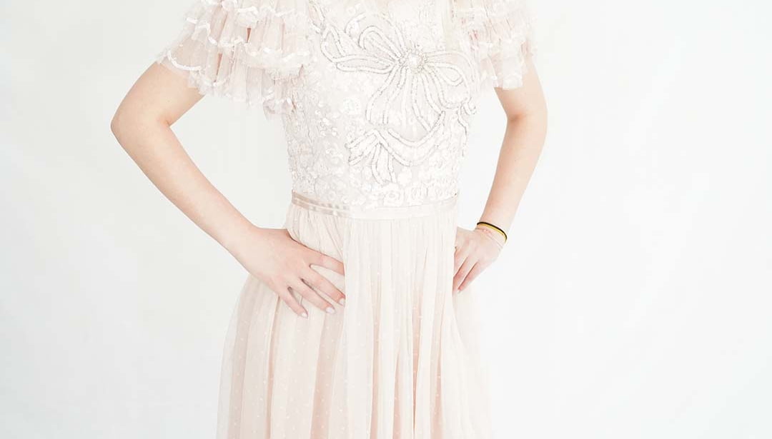 Needle & Thread nude midi haljina s ljuskicama i cirkonima